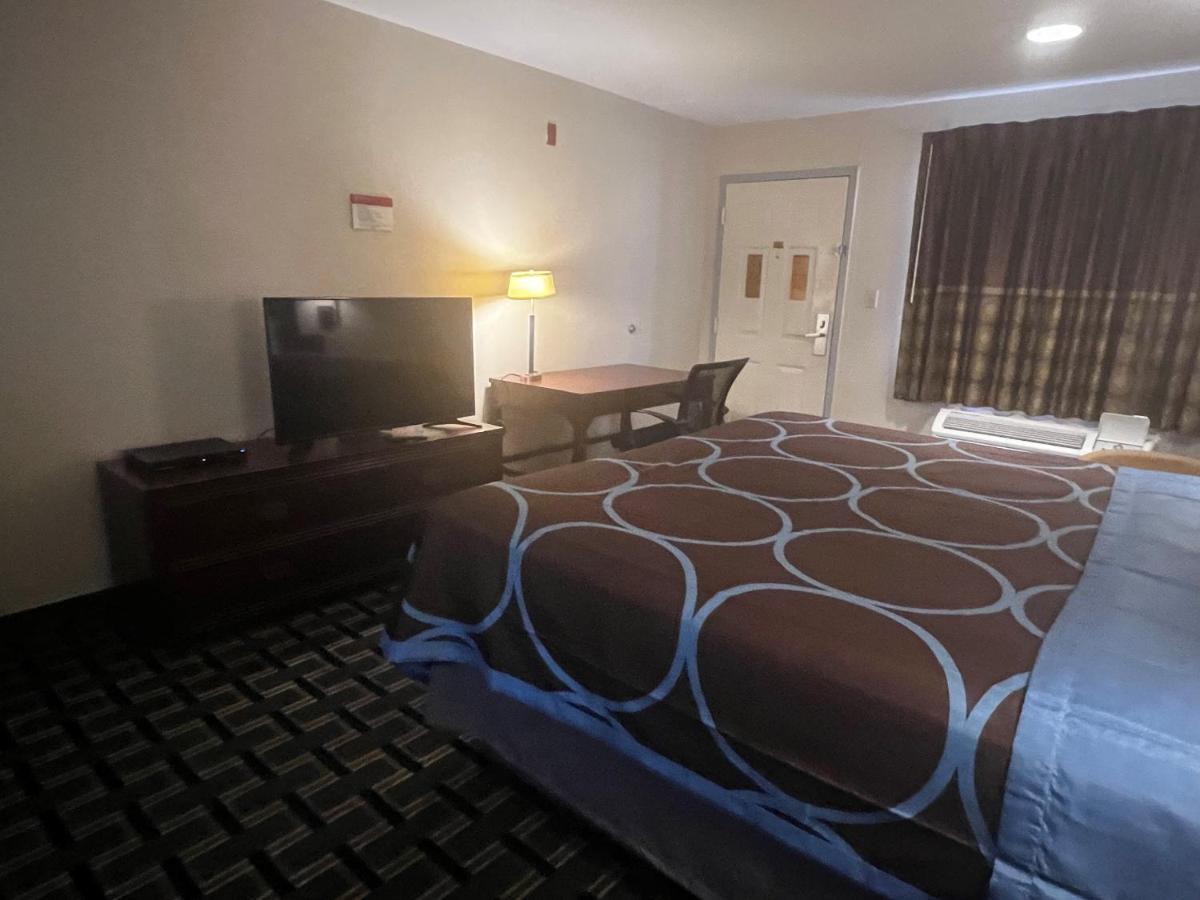 Super 8 By Wyndham I-10 Hotel Baytown