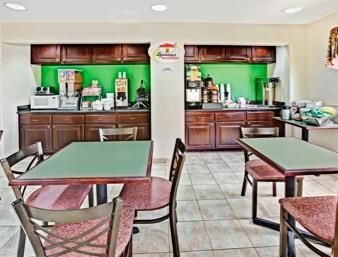 Super 8 By Wyndham I-10 Hotel Baytown