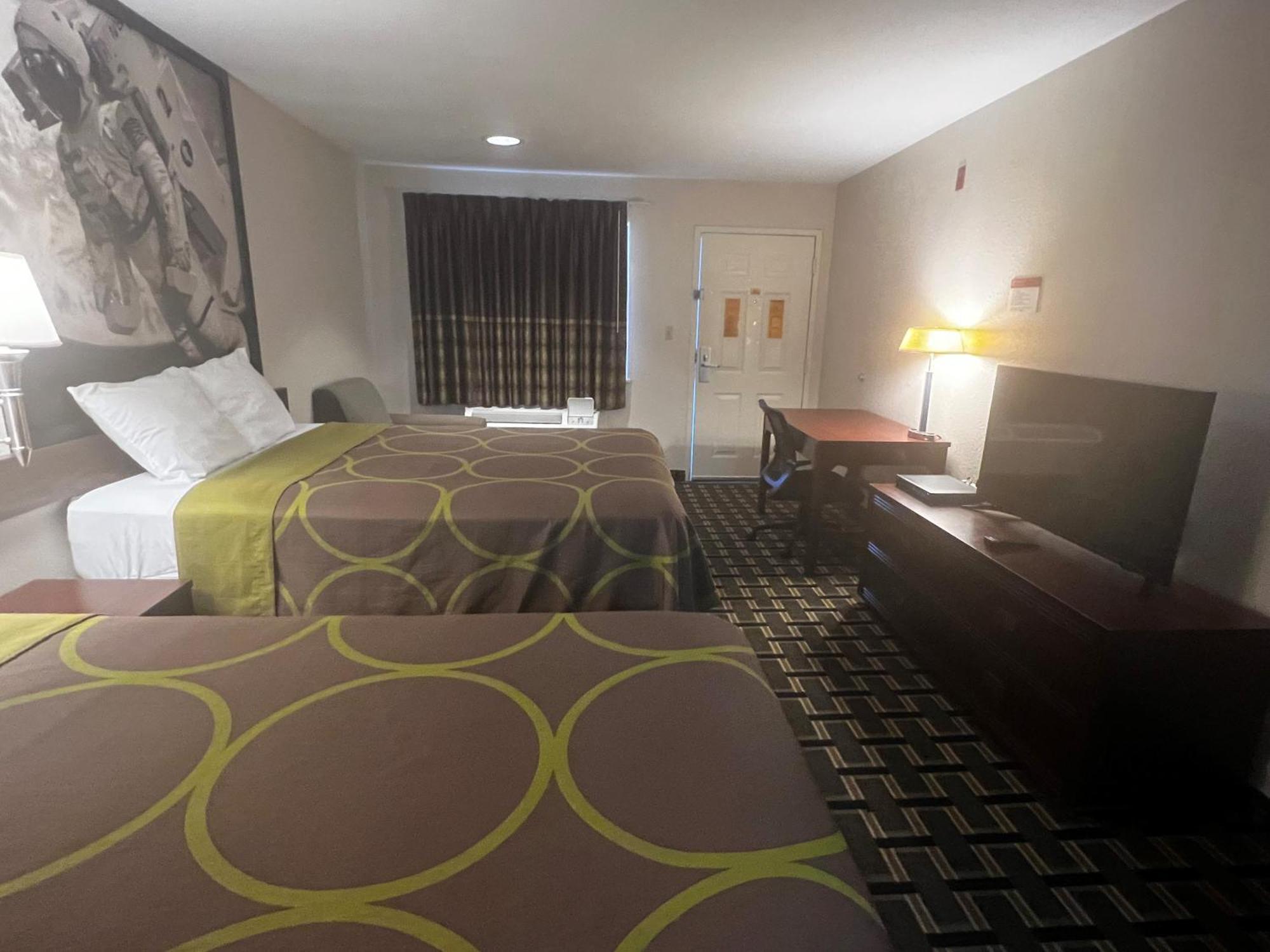 Super 8 By Wyndham I-10 Hotel Baytown