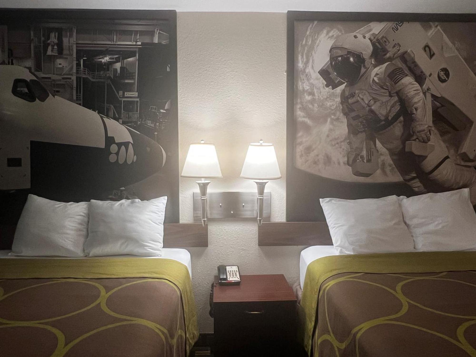 Super 8 By Wyndham I-10 2*