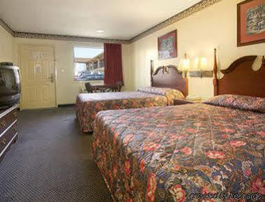 Super 8 By Wyndham I-10 Baytown