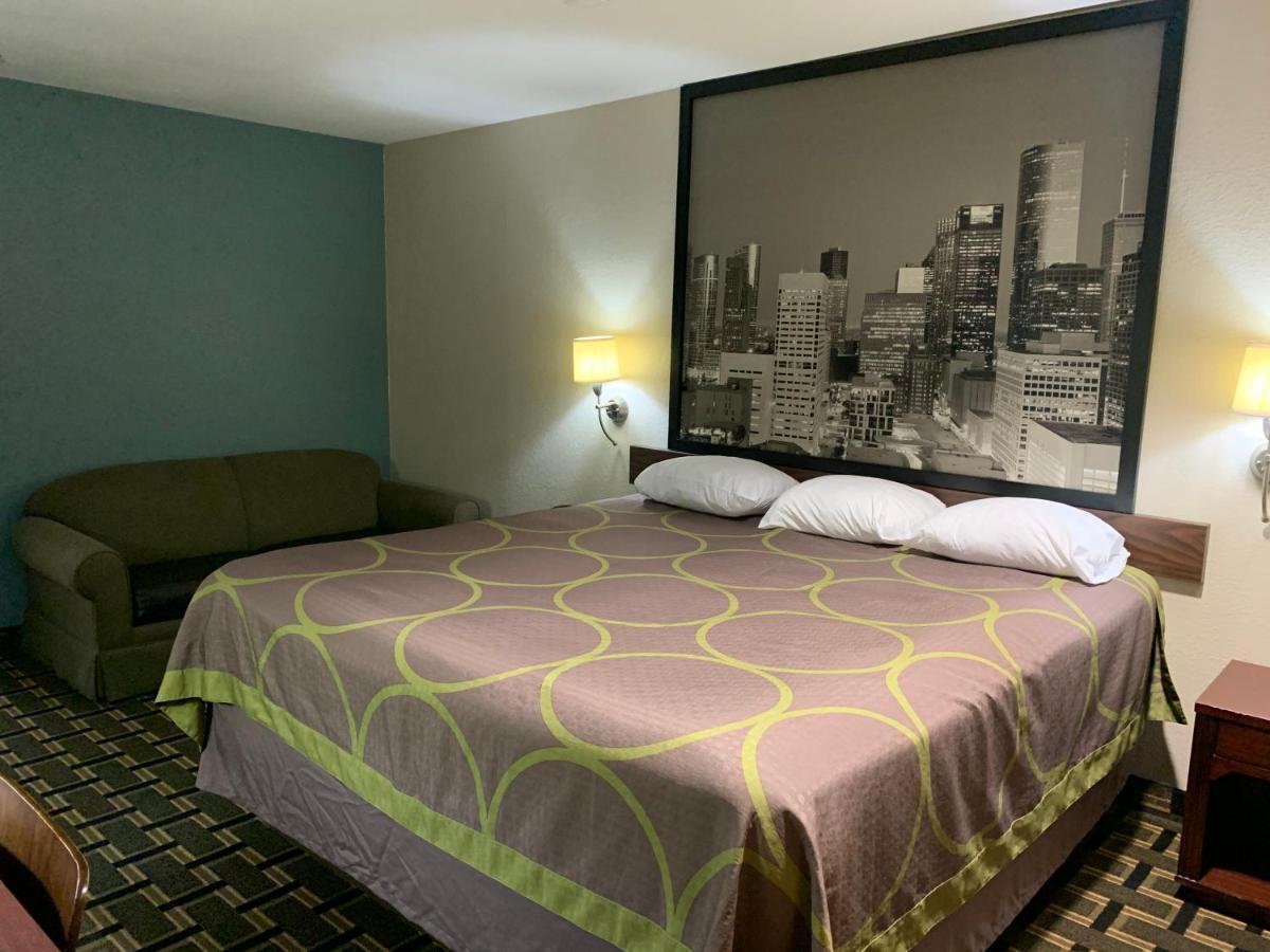 Super 8 By Wyndham I-10 Hotel