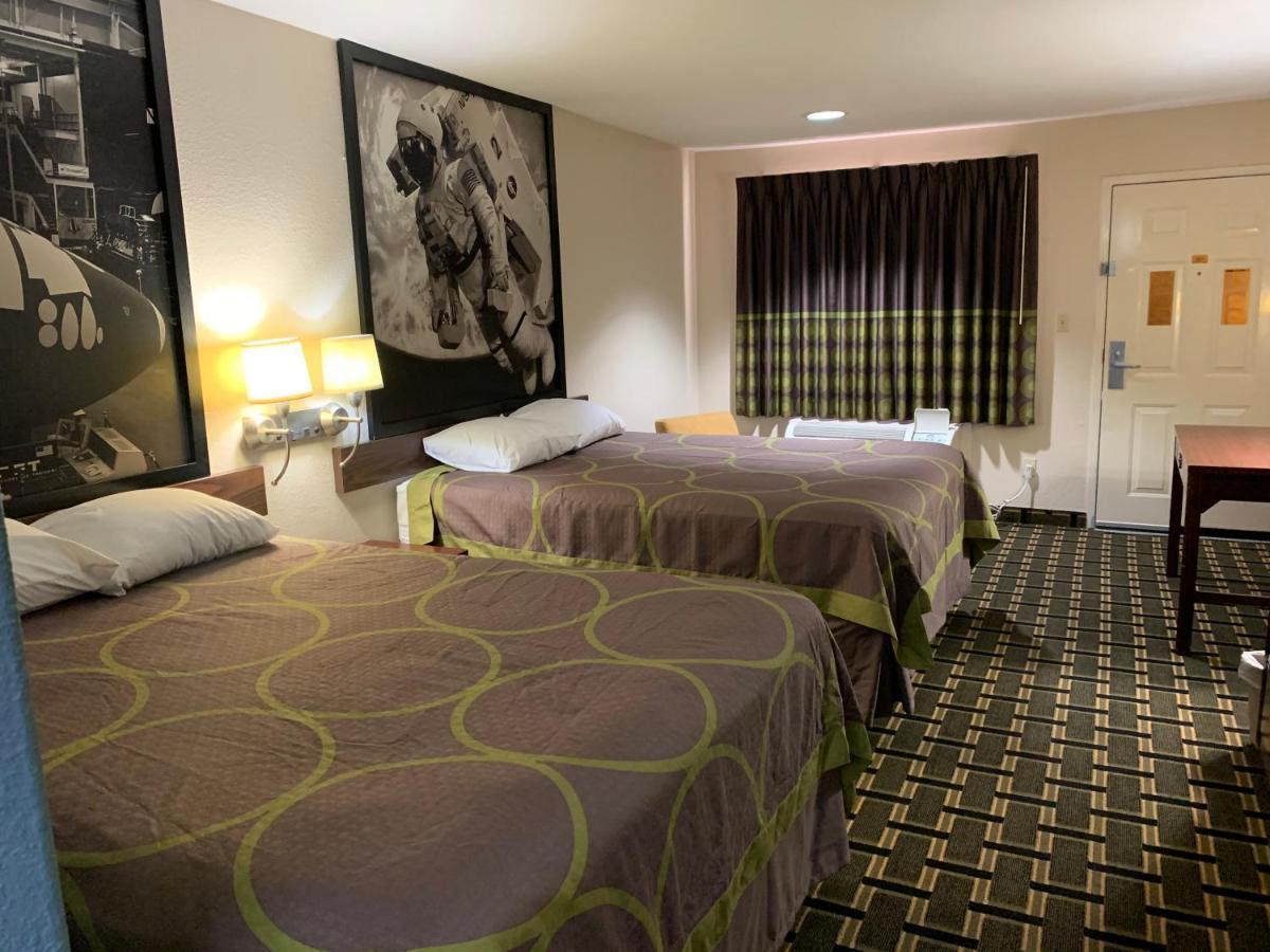 Hotel Super 8 By Wyndham I-10 2*